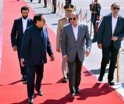 الرئيس السيسي يستقبل ملك البحرين بمطار العلمين لبحث العلاقات الثنائية والقضايا الإقليمية