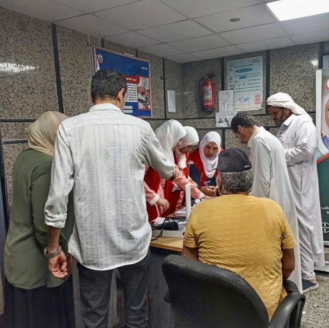 تقديم الخدمات الصحية ل ٣٧٠ مواطنا  بمدينة النجيلة غرب مطروح من خلال قافلة الدعم الطبى والعلاجي