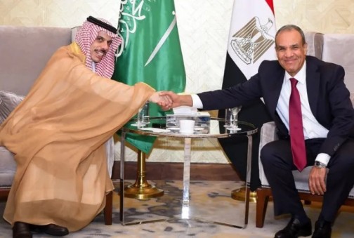 مصر والسعودية تدينان الاعتداءات الإيرانية وتشددان على حماية الملاحة وأمن المنطقة