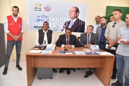 محافظ مطروح يلتقي اهالي قرية غزاله بمركز الضبعة