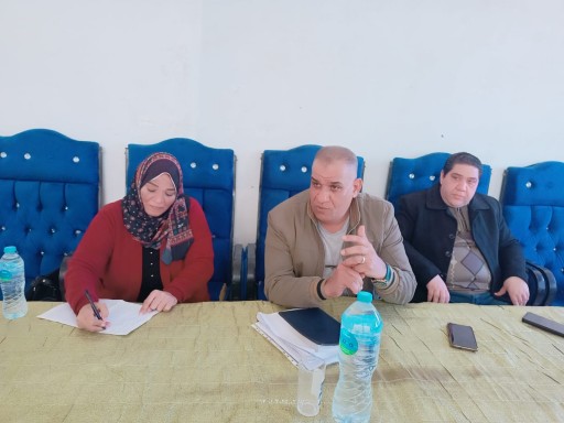 ممثلو الوحدة العامة لحقوق الإنسان بمحافظة الإسكندرية ومنسق وحدة حقوق الإنسان بحي عامرية ثان في زيارة للقرية 1