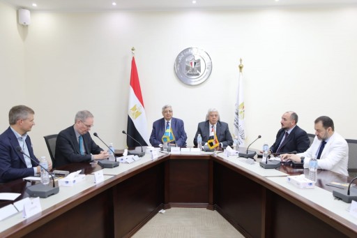 وزير التعليم العالي يبحث فرص الاستثمار والتعاون المشترك مع سفير السويد