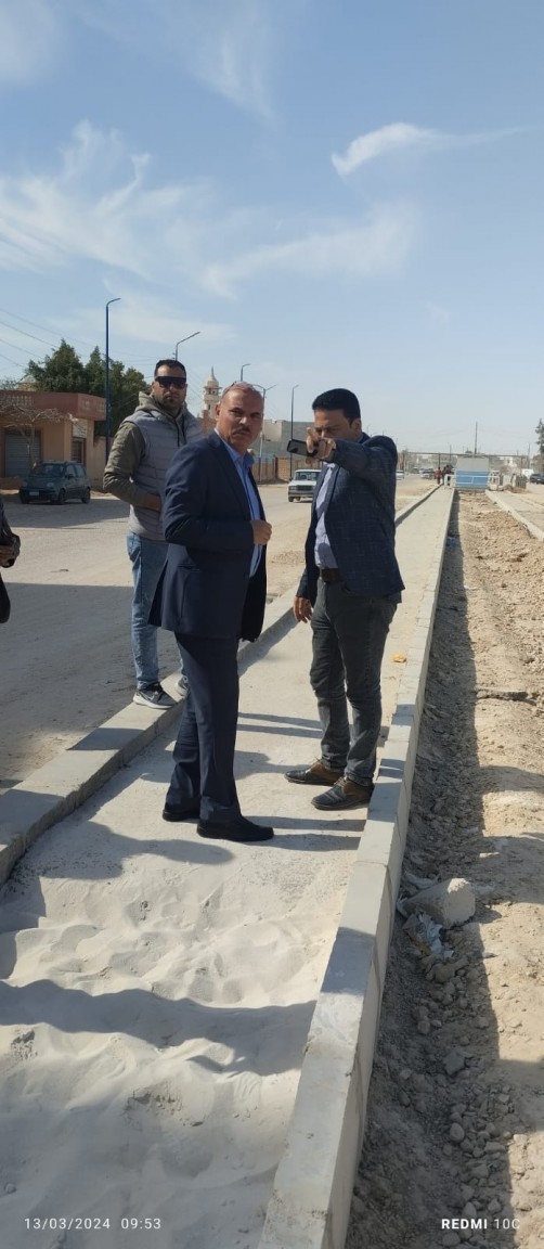 السكرتير المساعد لمحافظة مطروح يتابع تنفيذ الاعمال الجارية بالمحافظة