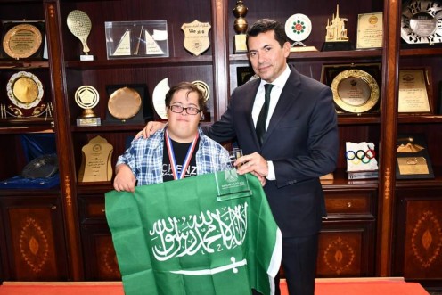 وزير الشباب المصري يكرم القصيبي لانجازه لعبور المانش 