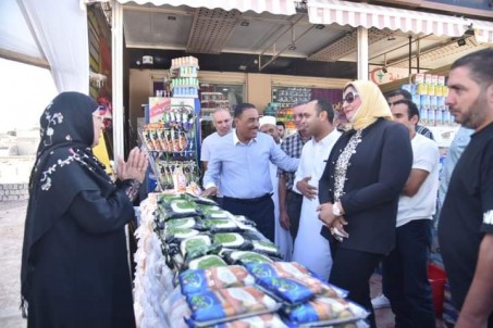 شعيب يتفقد المنافذ والمحالّ والسلاسل التجارية المشاركة بمبادرة تخفيض الأسعار بنطاق مدينة مرسى