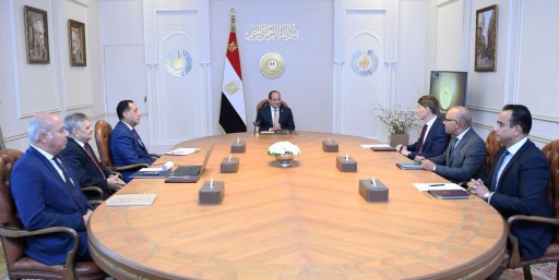الرئيس السيسي: قناة السويس شريان العالم.. و”ميرسك” توسع استثماراتها في بورسعيد