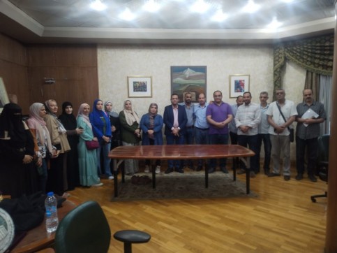 ”البلشي” يلتقي صحفيي جريدة ”العمال”.. ويستلم مذكرة ضد تعسف مجلس التحرير