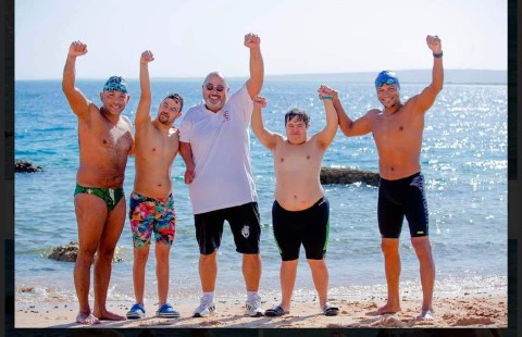 السباح السعودي ”فيصل القصيبي” يحجز مكانه بين سباحي المانش 