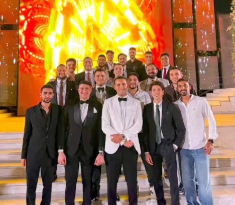 المستشار عمرو عرفات العدوى والدكتور عادل هيكل يهنئان الحاج محروس الهلالي بعقد قرأن نجله