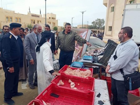 افتتاح منفذ بيع مبادره كلنا واحد  بأسعار مخفضة بواحة سيوة