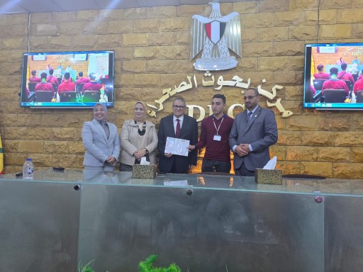  روتاري مرسي مطروح يختتم دورة التمكين النفسي للطلبة ويكرم عميد كلية الطفولة المبكرة ومساعد محافظ روتاري مصر 