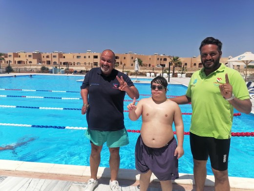 السباح السعودي من ذوى الهمم يبدء معسكر تدريب السباحة بالغردقة لمحاولة عبور المانش