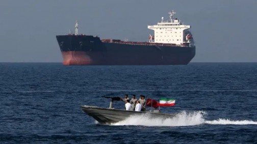 زلزال في مضيق هرمز.. الحصار الأمريكي يدخل حيز التنفيذ والنفط يشتعل فوق حاجز الـ 100 دولار