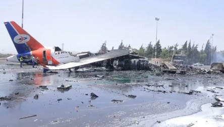غارات جوية تستهدف مطار صنعاء الدولي والدفاع اليمنية تحذر المواطنين من الاقتراب