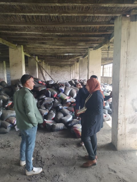 مزرعة دواجن تثير الرعب في القليوبية.. والسبب كميات ضخمة من المواد الكيماوية الخطرة المهربة من ليبيا