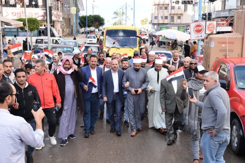 أنطلقت مسيرة حاشدة فى حب مصر من أمام ديوان عام محافظة مطروح بمشاركة جميع فئات المجتمع المطروحى  
