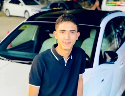 الصحفي وسام الجمال يهنيء مصطفى محمد عبد السميع بنجاحه في الثانوية العامة