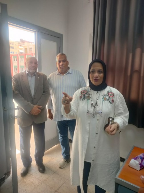 وكيل وزارة تعليم مطروح تتفقد مسار العمل بمركز التطوير التكنولوجي