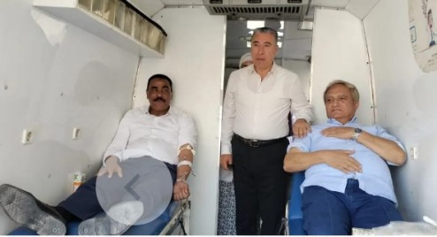 محافظ مطروح يتقدم حملة للتبرع بالدم لصالح اهالي غزة