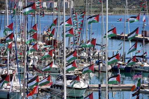  بمشاركة 1000 ناشط.. الاحتلال يعترض ”أسطول الصمود” ويسحب سفنه إلى ميناء أسدود