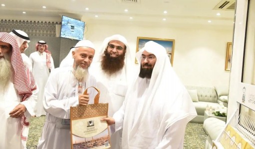 رئيس الشؤون الدينية السعودي: نستهدف توزيع مليون مصحف مترجم خلال موسم الحج