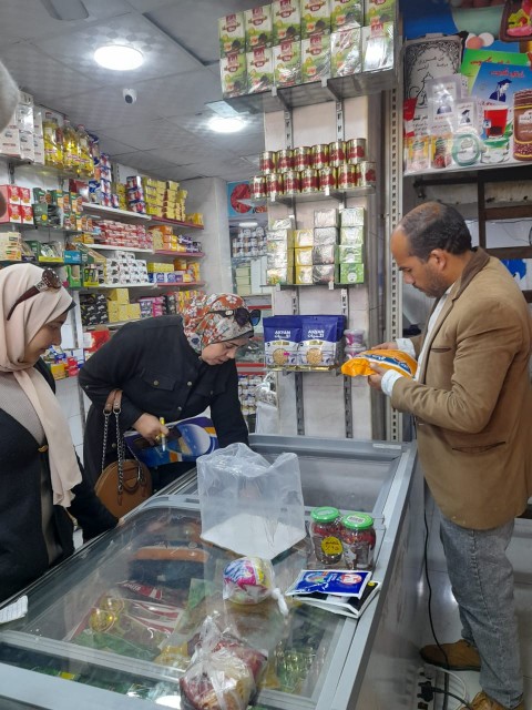 لجان المرور تكثف اعمالها في رقابة   المحلات والمطاعم  خلال شهر رمضان  للإطمئنان على المعروض من السلع الغذائية