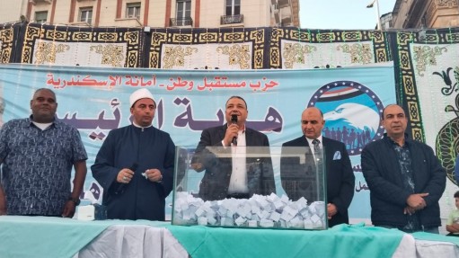 وسط حشود كبيرة.. أهالي الإسكندرية يؤدون صلاة عيد الأضحى بساحة سيدي المتولي