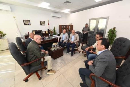 وزير الإسكان يعقد اجتماعا بمقر جهاز مدينة العلمين الجديدة لمتابعة سير العمل 