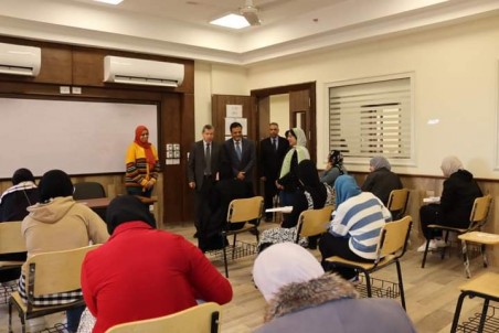 رئيس جامعة مطروح يتفقد سير امتحانات الفصل الدراسي الأول