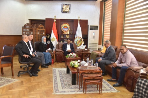 توزيع ٢٥٠ شنطة مدرسية مهداة من شركة عجيبة للبترول للأطفال المستحقين بالجمعية من الأيتام وأبناء المطلقات والغير قادرين والأولى بالرعاية بمطروح