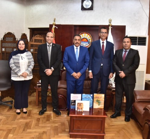 رئيس قطاع الإعلام الداخلى بالهيئة العامة للاستعلامات يزور مطروح ويحضر مؤتمر جماهيري    غدا الاحد