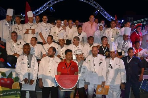  ”رسالة حب للعالم” في مهرجان البطيخ بالغردقة 