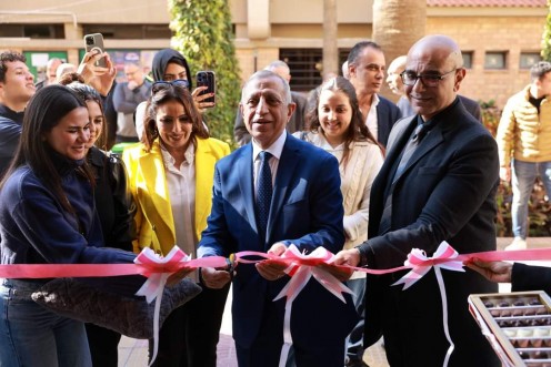 رئيس الأكاديمية البحرية يفتتح معرض الفنون التشكيلية والمشغولات اليدوية