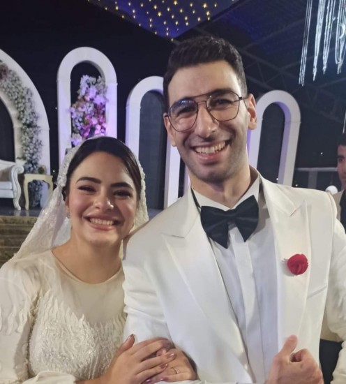 الصحفي وسام الجمال يهنيء العروسين «أحمد ومريم» بالزفاف السعيد 