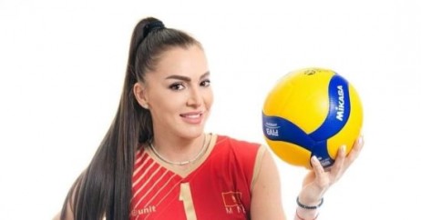 الأهلي يتعاقد مع تاتيانا الحسناء لضمها لـ”طائرة السيدات ”الأهلي