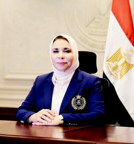أ.د.شيرين حامد أبو وردة تكتب: عقول حبيسة الأدراج وموازنات تستنزف المليارات.. هل يملك التعليم العالي شجاعة العبور بـ ”جِـسُـور مِـصْـر”؟ (1)