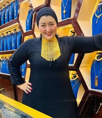 أميرة الدهب.. من فتاة فقيرة إلى أشهر بائعة ذهب في مصر  أميرة حسان، فتاة مصرية