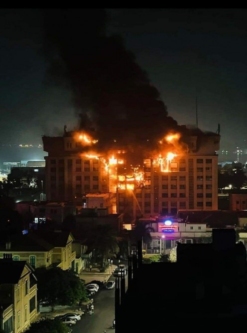 رفع حالة الطوارئ في الإسماعيلية: الدفاع المدني والقوات المسلحة تتدخل للسيطرة على الحريق والدفع بسيارات الإسعاف