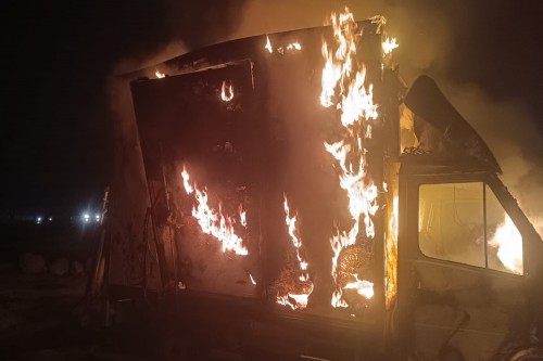 ليلة مرعبة في ”سوسيا”.. مستوطنون ملثمون يحرقون ممتلكات الفلسطينيين بالخليل والاحتلال يكتفي بـ”التحقيق”